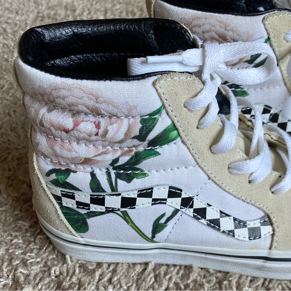 Vans High Top Suede Sneakers with Floral Design - Picture 2 of 6